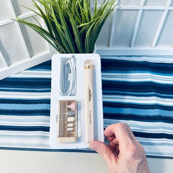 Finishing Touch Flawless Salon Nails Pedicure Manicure Tool Rechargeable - Picture 7 of 8